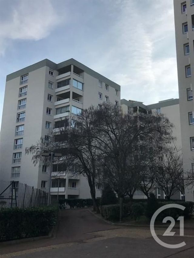 Appartement F2 à louer - 2 pièces - 47.79 m2 - NOISY LE GRAND - 93 - ILE-DE-FRANCE - Century 21 E.F.I.
