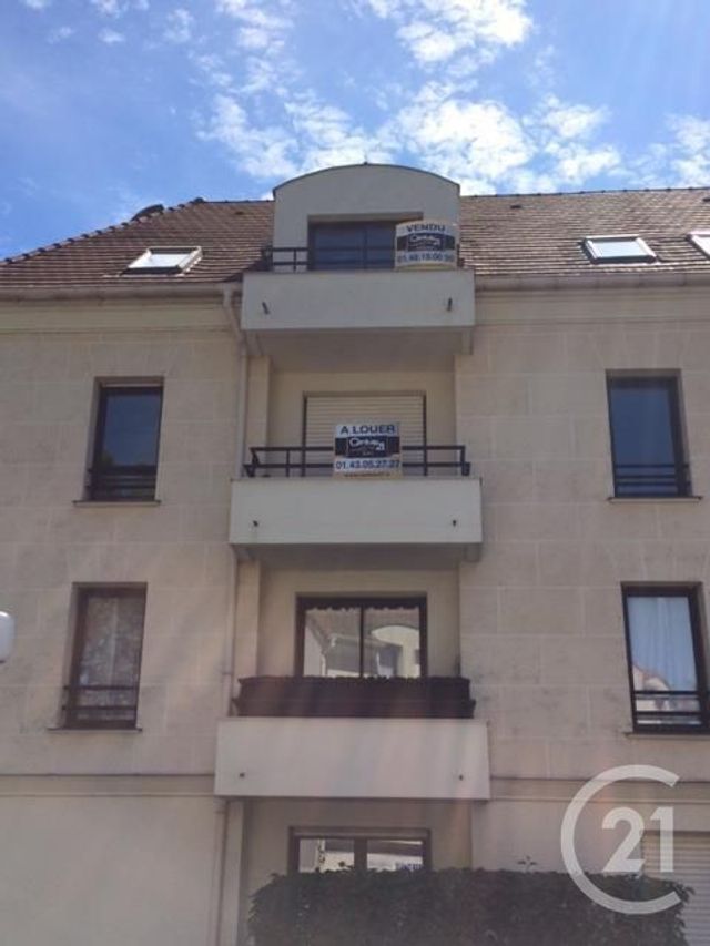 Appartement Studio à louer - 1 pièce - 29.07 m2 - NOISY LE GRAND - 93 - ILE-DE-FRANCE - Century 21 E.F.I.