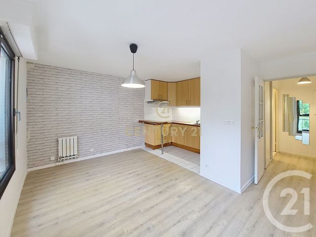 Appartement Studio à louer - 1 pièce - 29.07 m2 - NOISY LE GRAND - 93 - ILE-DE-FRANCE - Century 21 E.F.I.