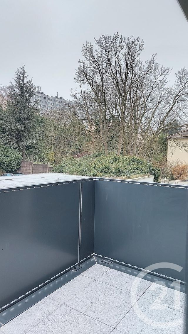 Appartement F2 à louer - 2 pièces - 46.33 m2 - NOISY LE SEC - 93 - ILE-DE-FRANCE - Century 21 E.F.I.