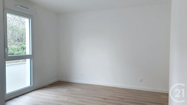 Appartement F2 à louer - 2 pièces - 46.33 m2 - NOISY LE SEC - 93 - ILE-DE-FRANCE - Century 21 E.F.I.