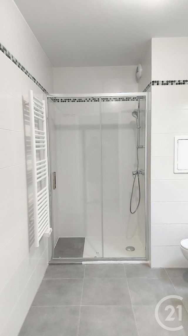 Appartement F2 à louer - 2 pièces - 46.33 m2 - NOISY LE SEC - 93 - ILE-DE-FRANCE - Century 21 E.F.I.