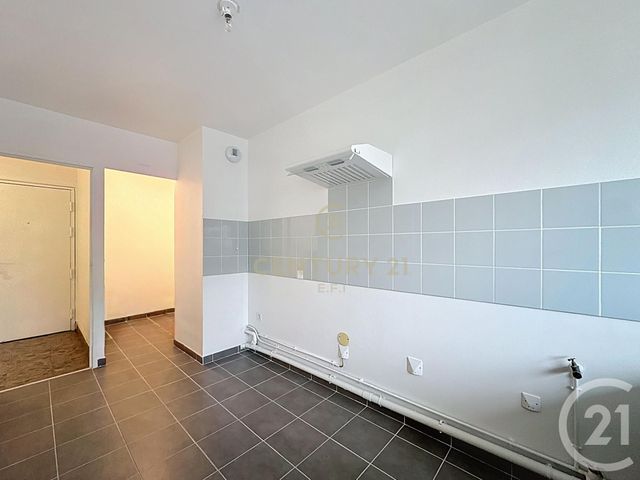 Appartement F4 à vendre - 4 pièces - 80.87 m2 - NOISY LE GRAND - 93 - ILE-DE-FRANCE - Century 21 E.F.I.