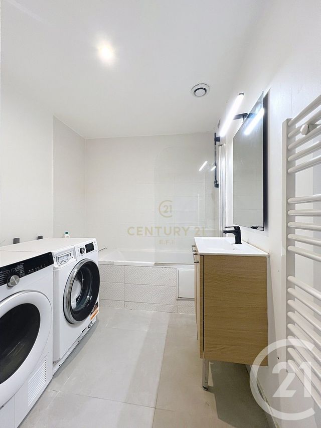 Appartement F4 à vendre - 4 pièces - 72.5 m2 - NOISY LE GRAND - 93 - ILE-DE-FRANCE - Century 21 E.F.I.
