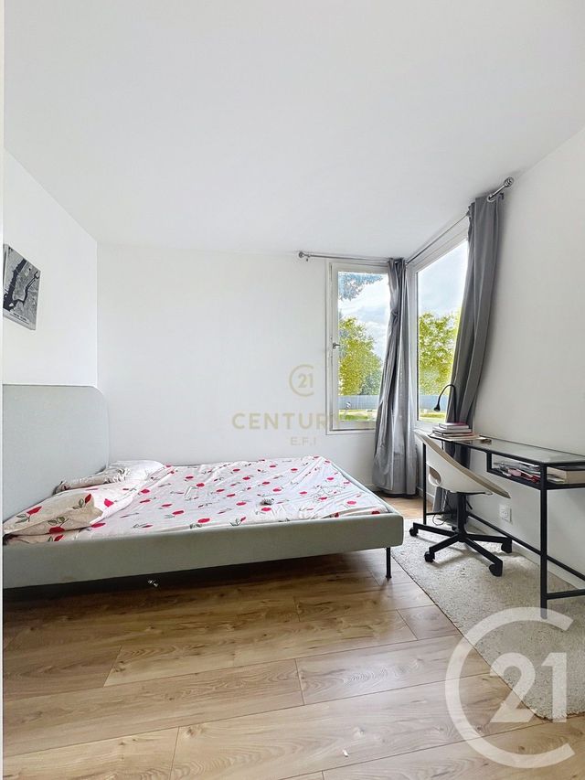 Appartement F4 à vendre - 4 pièces - 72.5 m2 - NOISY LE GRAND - 93 - ILE-DE-FRANCE - Century 21 E.F.I.