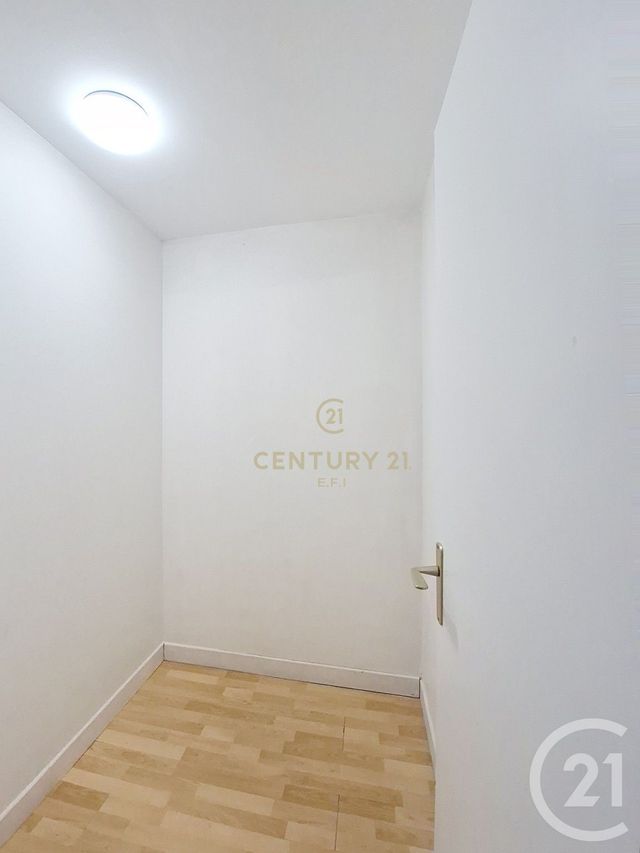 Appartement F4 à louer - 4 pièces - 90.12 m2 - NOISY LE GRAND - 93 - ILE-DE-FRANCE - Century 21 E.F.I.