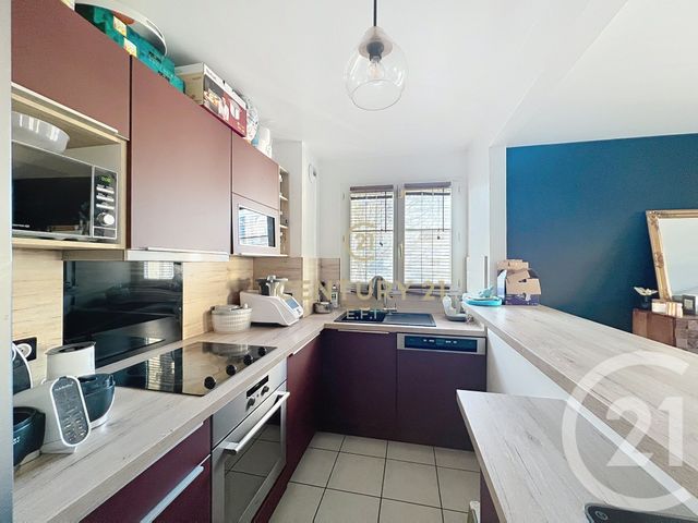 Appartement F3 à louer - 3 pièces - 62.51 m2 - EMERAINVILLE - 77 - ILE-DE-FRANCE - Century 21 E.F.I.