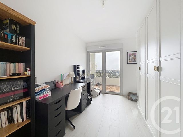 Appartement F4 à vendre - 4 pièces - 83.0 m2 - NOISY LE GRAND - 93 - ILE-DE-FRANCE - Century 21 E.F.I.