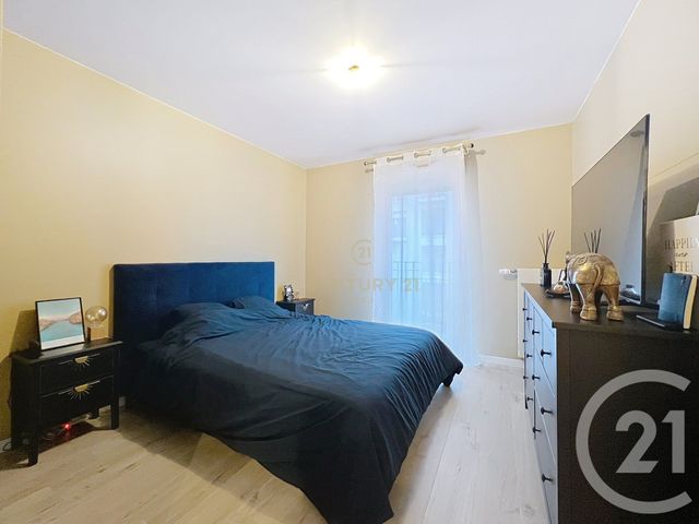 Appartement F4 à vendre - 4 pièces - 83.0 m2 - NOISY LE GRAND - 93 - ILE-DE-FRANCE - Century 21 E.F.I.