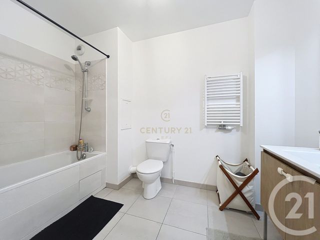 Appartement F4 à vendre - 4 pièces - 83.0 m2 - NOISY LE GRAND - 93 - ILE-DE-FRANCE - Century 21 E.F.I.