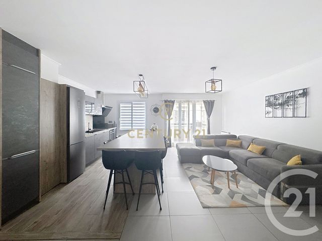 Appartement F4 à vendre - 4 pièces - 83.8 m2 - NOISY LE GRAND - 93 - ILE-DE-FRANCE - Century 21 E.F.I.