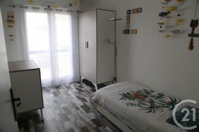 Appartement F4 à vendre - 4 pièces - 83.2 m2 - NOISY LE GRAND - 93 - ILE-DE-FRANCE - Century 21 E.F.I.