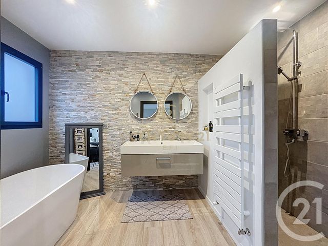 maison à vendre - 7 pièces - 160.31 m2 - NOISY LE GRAND - 93 - ILE-DE-FRANCE - Century 21 E.F.I.