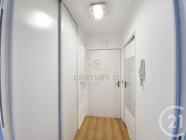 Appartement Studio à louer - 1 pièce - 22.82 m2 - NOISY LE GRAND - 93 - ILE-DE-FRANCE - Century 21 E.F.I.