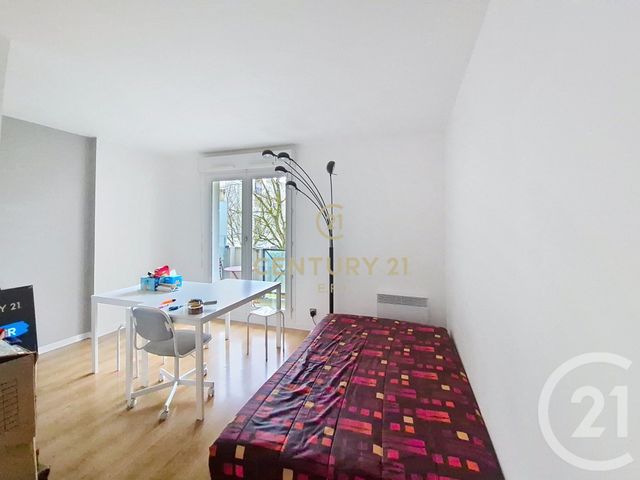 Appartement Studio à louer - 1 pièce - 22.82 m2 - NOISY LE GRAND - 93 - ILE-DE-FRANCE - Century 21 E.F.I.