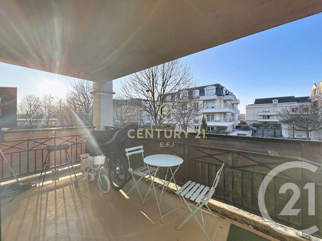 Appartement F3 à louer - 3 pièces - 62.51 m2 - EMERAINVILLE - 77 - ILE-DE-FRANCE - Century 21 E.F.I.
