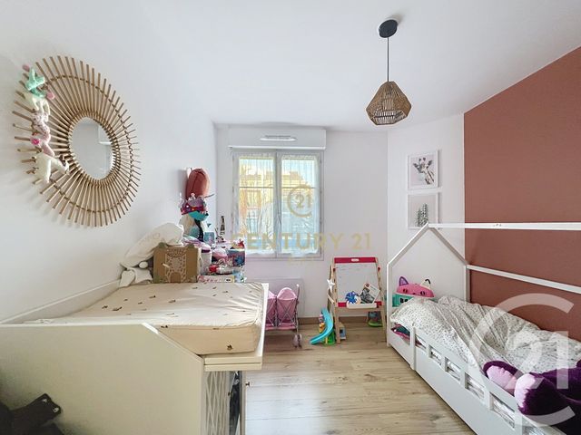 Appartement F3 à louer - 3 pièces - 62.51 m2 - EMERAINVILLE - 77 - ILE-DE-FRANCE - Century 21 E.F.I.