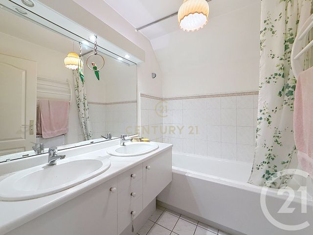 maison à vendre - 6 pièces - 155.0 m2 - NOISY LE GRAND - 93 - ILE-DE-FRANCE - Century 21 E.F.I.