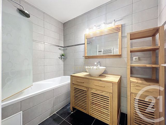 Appartement F3 à vendre - 3 pièces - 65.0 m2 - NOISY LE GRAND - 93 - ILE-DE-FRANCE - Century 21 E.F.I.