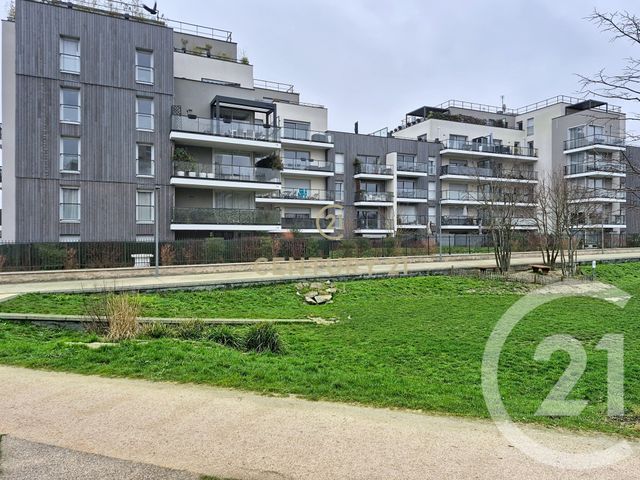 Appartement Studio à louer - 1 pièce - 28.75 m2 - NOISY LE GRAND - 93 - ILE-DE-FRANCE - Century 21 E.F.I.
