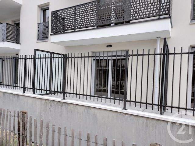 Appartement Studio à louer - 1 pièce - 28.75 m2 - NOISY LE GRAND - 93 - ILE-DE-FRANCE - Century 21 E.F.I.