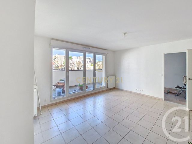 Appartement F2 à louer - 2 pièces - 45.95 m2 - IVRY SUR SEINE - 94 - ILE-DE-FRANCE - Century 21 E.F.I.
