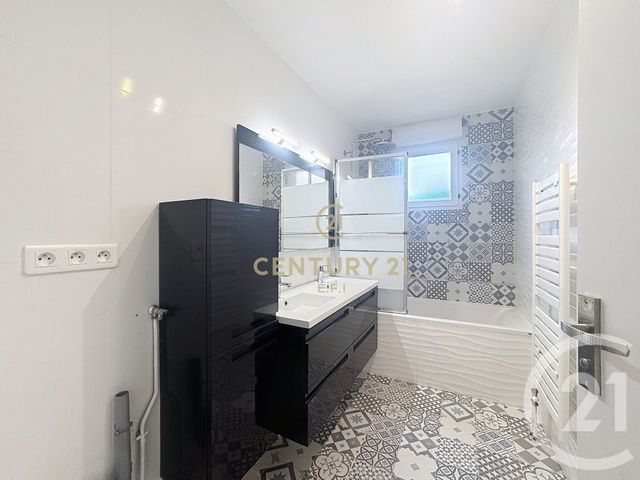 Appartement F4 à vendre - 4 pièces - 79.35 m2 - NOISY LE GRAND - 93 - ILE-DE-FRANCE - Century 21 E.F.I.