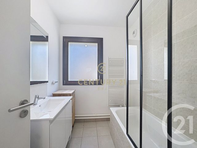Appartement F3 à vendre - 3 pièces - 60.0 m2 - NOISY LE GRAND - 93 - ILE-DE-FRANCE - Century 21 E.F.I.