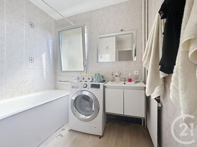 Appartement F3 à vendre - 3 pièces - 72.45 m2 - NOISY LE GRAND - 93 - ILE-DE-FRANCE - Century 21 E.F.I.