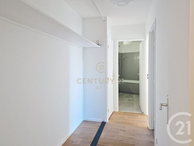 Appartement F3 à louer - 3 pièces - 66.58 m2 - NOISY LE GRAND - 93 - ILE-DE-FRANCE - Century 21 E.F.I.