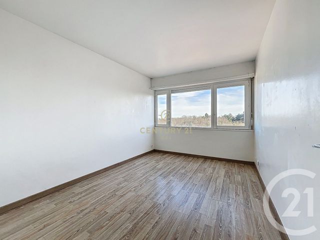 Appartement F4 à vendre - 4 pièces - 80.74 m2 - NOISY LE GRAND - 93 - ILE-DE-FRANCE - Century 21 E.F.I.