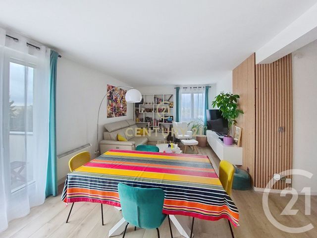 Appartement F3 à louer - 3 pièces - 72.08 m2 - NOISY LE GRAND - 93 - ILE-DE-FRANCE - Century 21 E.F.I.