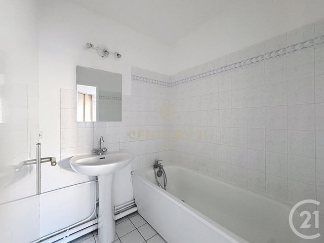 Appartement F2 à vendre - 2 pièces - 42.35 m2 - NOISY LE GRAND - 93 - ILE-DE-FRANCE - Century 21 E.F.I.