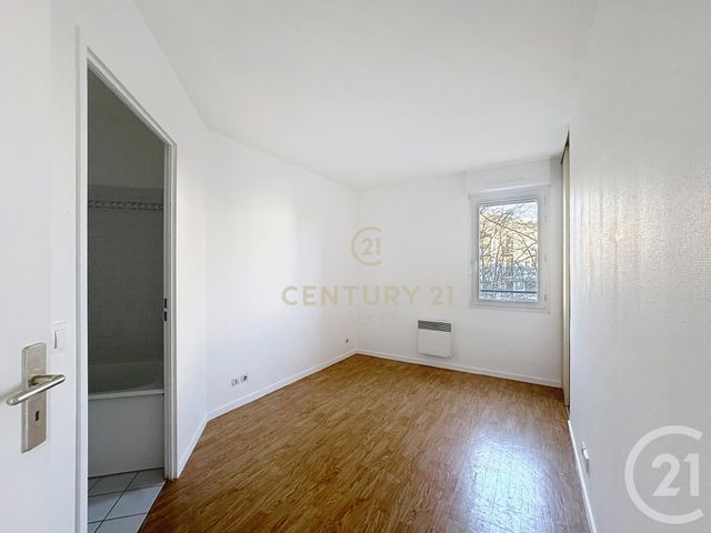 Appartement F2 à vendre - 2 pièces - 42.35 m2 - NOISY LE GRAND - 93 - ILE-DE-FRANCE - Century 21 E.F.I.