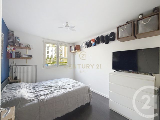 Appartement F3 à vendre - 3 pièces - 57.77 m2 - NEUILLY SUR MARNE - 93 - ILE-DE-FRANCE - Century 21 E.F.I.