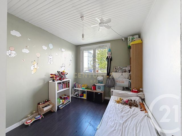 Appartement F3 à vendre - 3 pièces - 57.77 m2 - NEUILLY SUR MARNE - 93 - ILE-DE-FRANCE - Century 21 E.F.I.