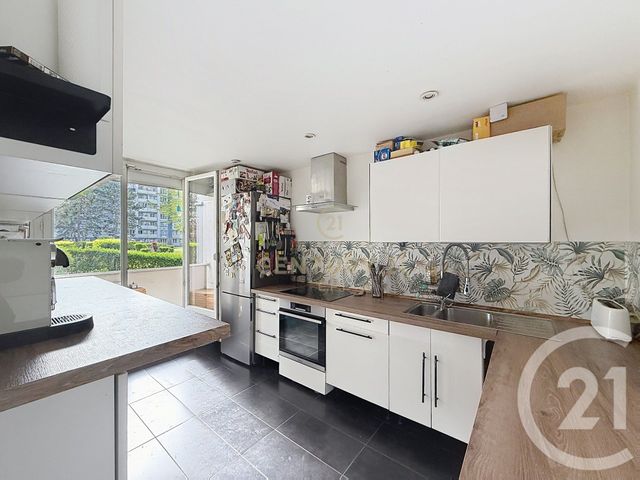 Appartement F3 à vendre - 3 pièces - 57.77 m2 - NEUILLY SUR MARNE - 93 - ILE-DE-FRANCE - Century 21 E.F.I.