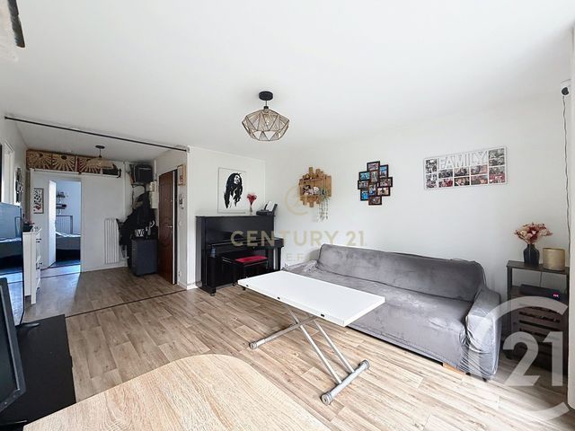Appartement F3 à vendre - 3 pièces - 57.77 m2 - NEUILLY SUR MARNE - 93 - ILE-DE-FRANCE - Century 21 E.F.I.
