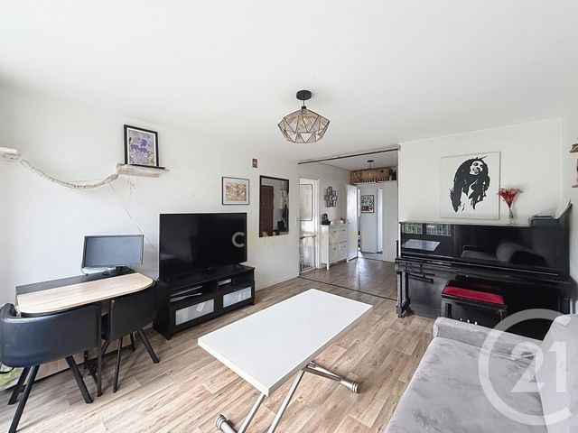 Appartement F3 à vendre - 3 pièces - 57.77 m2 - NEUILLY SUR MARNE - 93 - ILE-DE-FRANCE - Century 21 E.F.I.