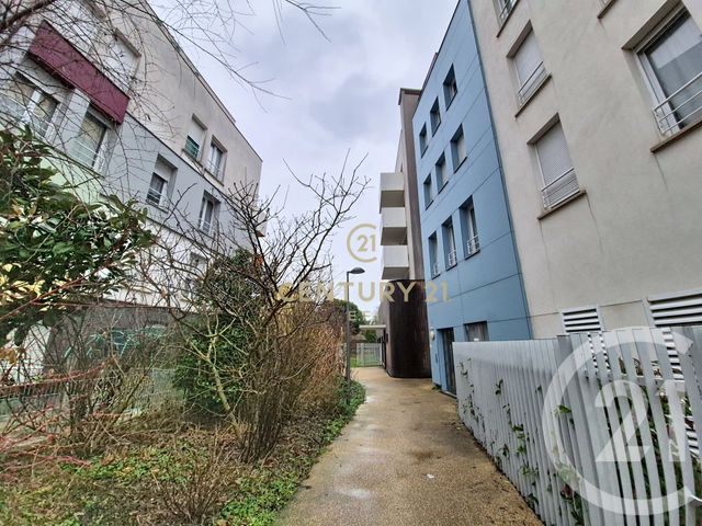 Appartement F2 à louer - 2 pièces - 45.95 m2 - IVRY SUR SEINE - 94 - ILE-DE-FRANCE - Century 21 E.F.I.