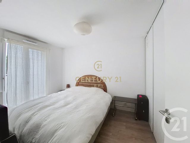 Appartement F2 à louer - 2 pièces - 45.95 m2 - IVRY SUR SEINE - 94 - ILE-DE-FRANCE - Century 21 E.F.I.
