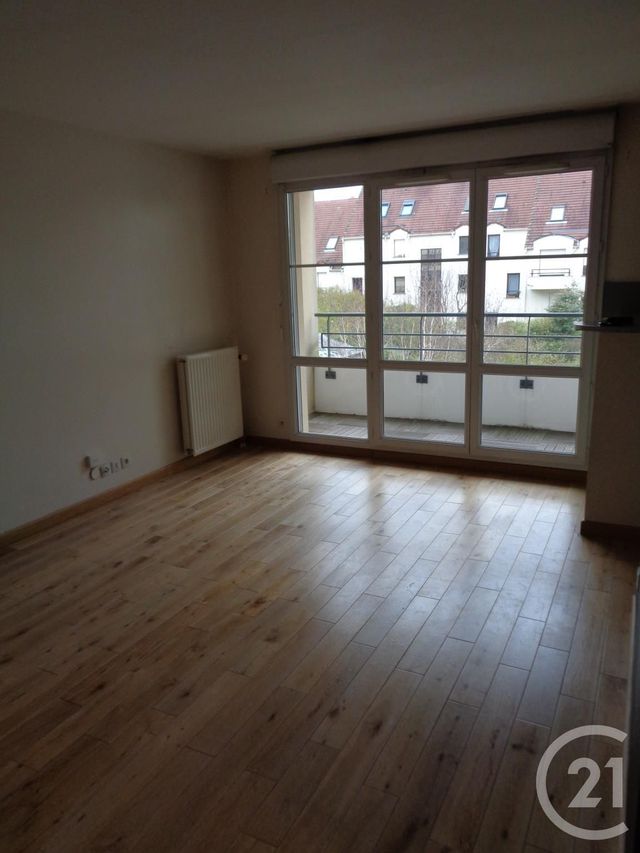 Appartement F2 à louer - 2 pièces - 44.82 m2 - NOISY LE GRAND - 93 - ILE-DE-FRANCE - Century 21 E.F.I.