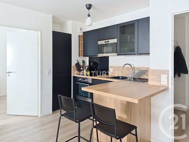 Appartement F2 à louer - 2 pièces - 43.0 m2 - NOISY LE GRAND - 93 - ILE-DE-FRANCE - Century 21 E.F.I.