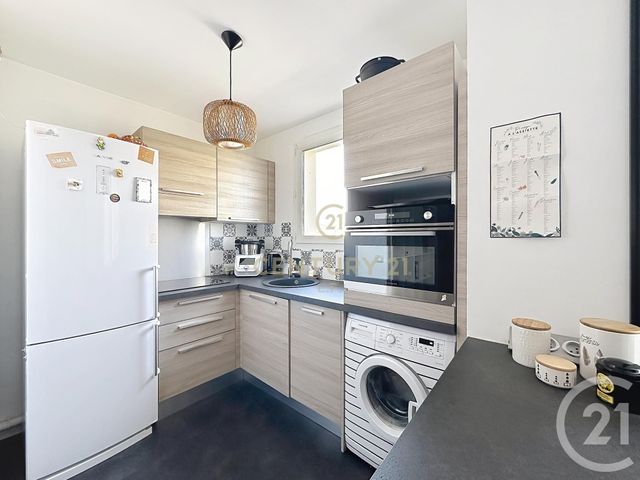 Appartement F2 à vendre - 2 pièces - 39.96 m2 - NOISY LE GRAND - 93 - ILE-DE-FRANCE - Century 21 E.F.I.