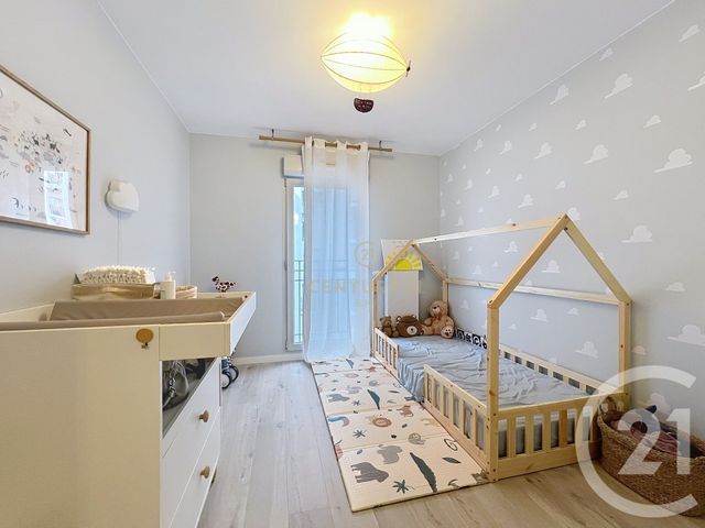 Appartement F4 à vendre - 4 pièces - 83.0 m2 - NOISY LE GRAND - 93 - ILE-DE-FRANCE - Century 21 E.F.I.