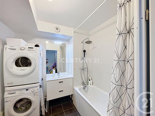 Appartement F4 à vendre - 4 pièces - 72.0 m2 - NOISY LE GRAND - 93 - ILE-DE-FRANCE - Century 21 E.F.I.