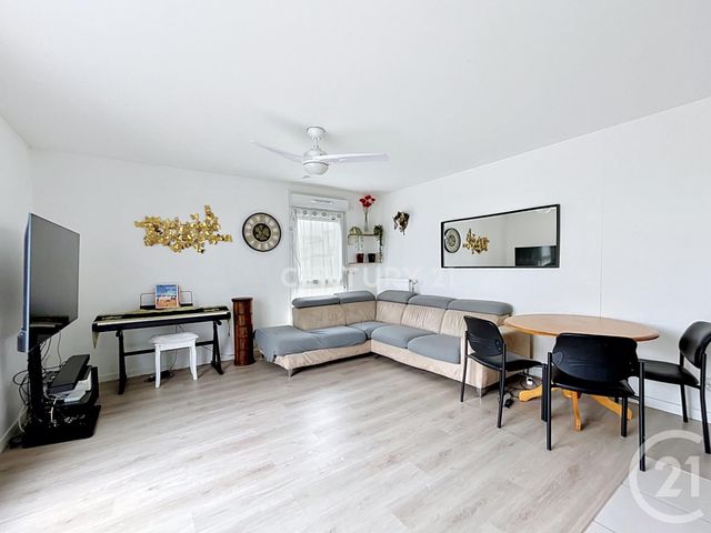 Appartement F4 à vendre - 4 pièces - 72.0 m2 - NOISY LE GRAND - 93 - ILE-DE-FRANCE - Century 21 E.F.I.