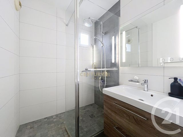 Appartement F3 à vendre - 3 pièces - 64.0 m2 - NOISY LE GRAND - 93 - ILE-DE-FRANCE - Century 21 E.F.I.