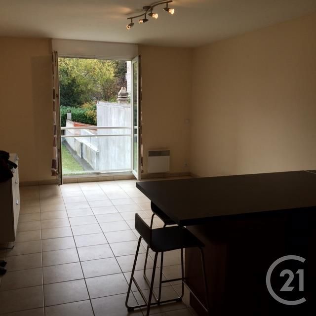 Appartement Studio à louer - 1 pièce - 30.29 m2 - NOISY LE GRAND - 93 - ILE-DE-FRANCE - Century 21 E.F.I.