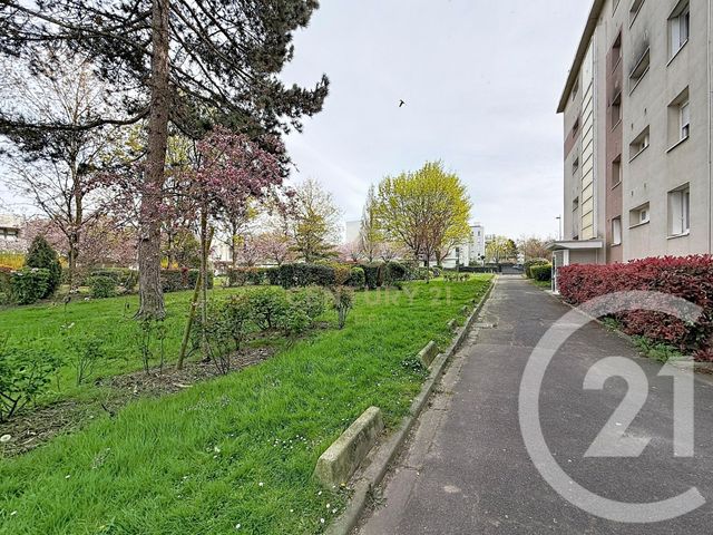 Appartement F4 à vendre - 4 pièces - 69.21 m2 - NOISY LE GRAND - 93 - ILE-DE-FRANCE - Century 21 E.F.I.